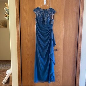 Elegant Blue Evening Gown